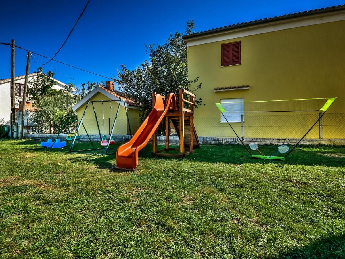 Cozy Holiday Home In Krusevo With Garden Екстериор снимка