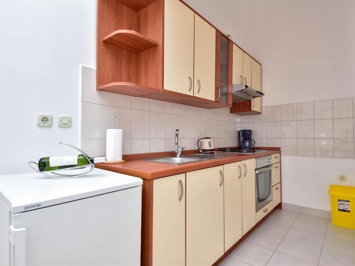 Cozy Holiday Home In Krusevo With Garden Екстериор снимка