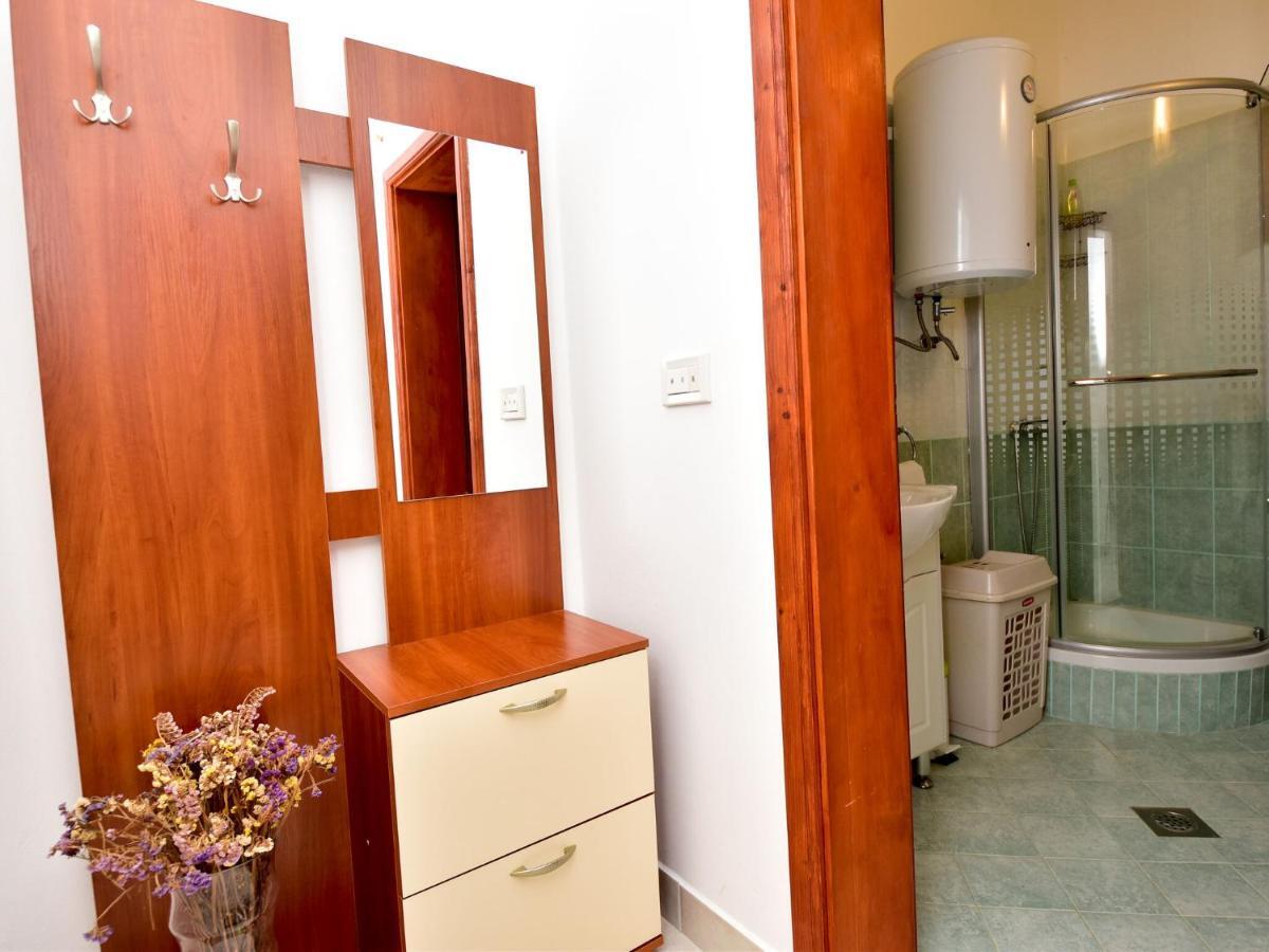 Cozy Holiday Home In Krusevo With Garden Екстериор снимка